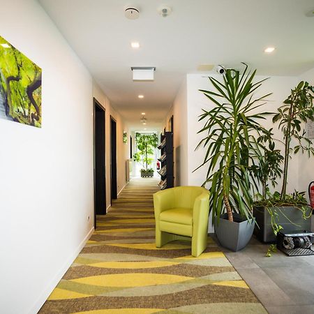 Dettingen an der Erms Bed & Breakfast Outlet Hotel מראה חיצוני תמונה