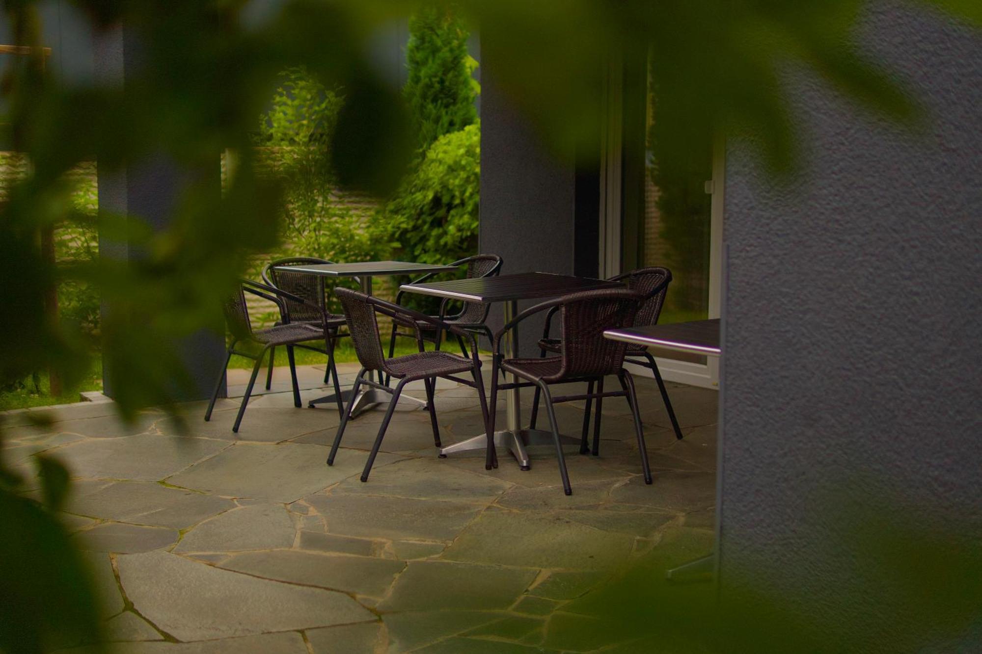 Dettingen an der Erms Bed & Breakfast Outlet Hotel מראה חיצוני תמונה
