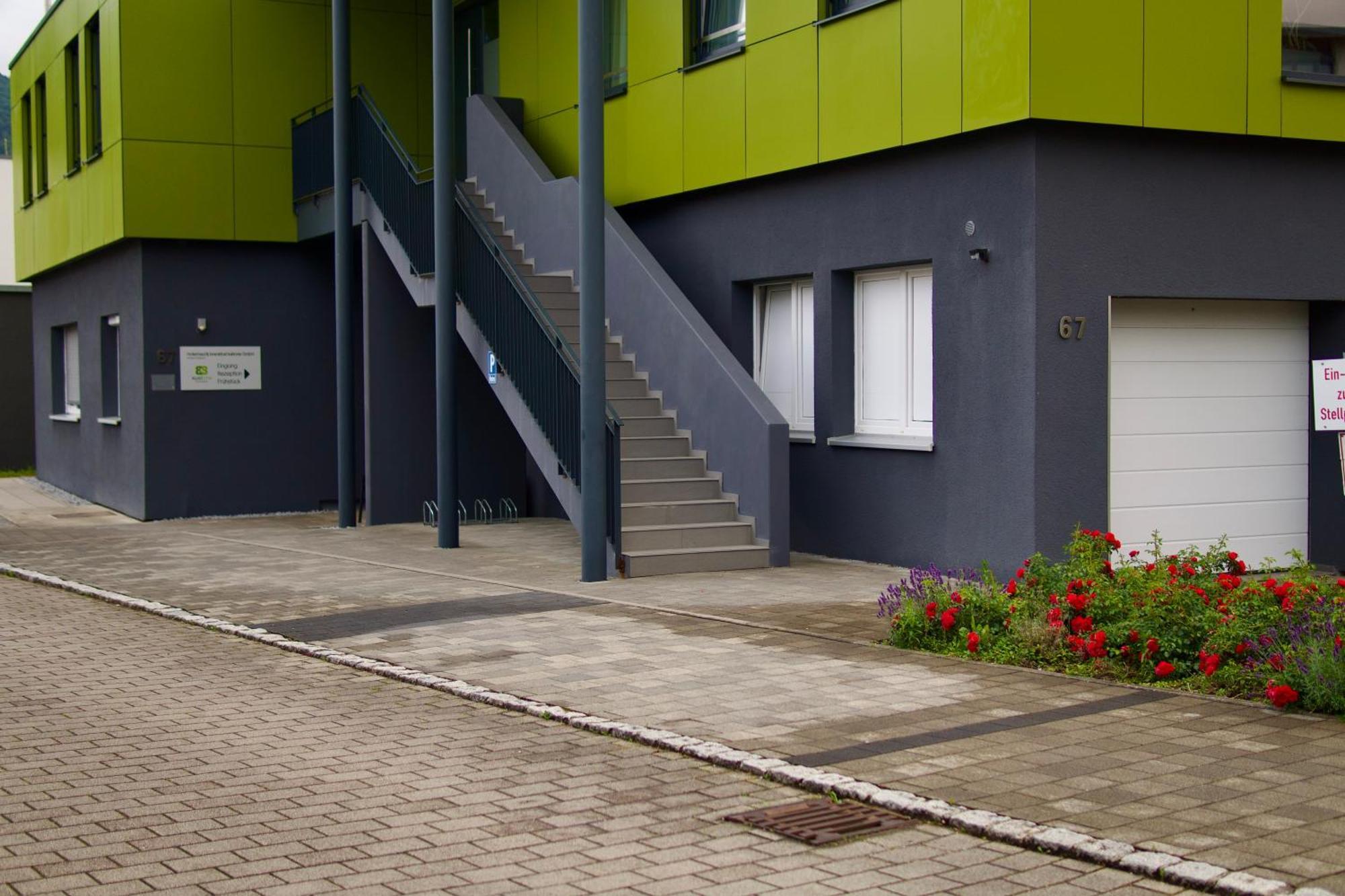 Dettingen an der Erms Bed & Breakfast Outlet Hotel מראה חיצוני תמונה