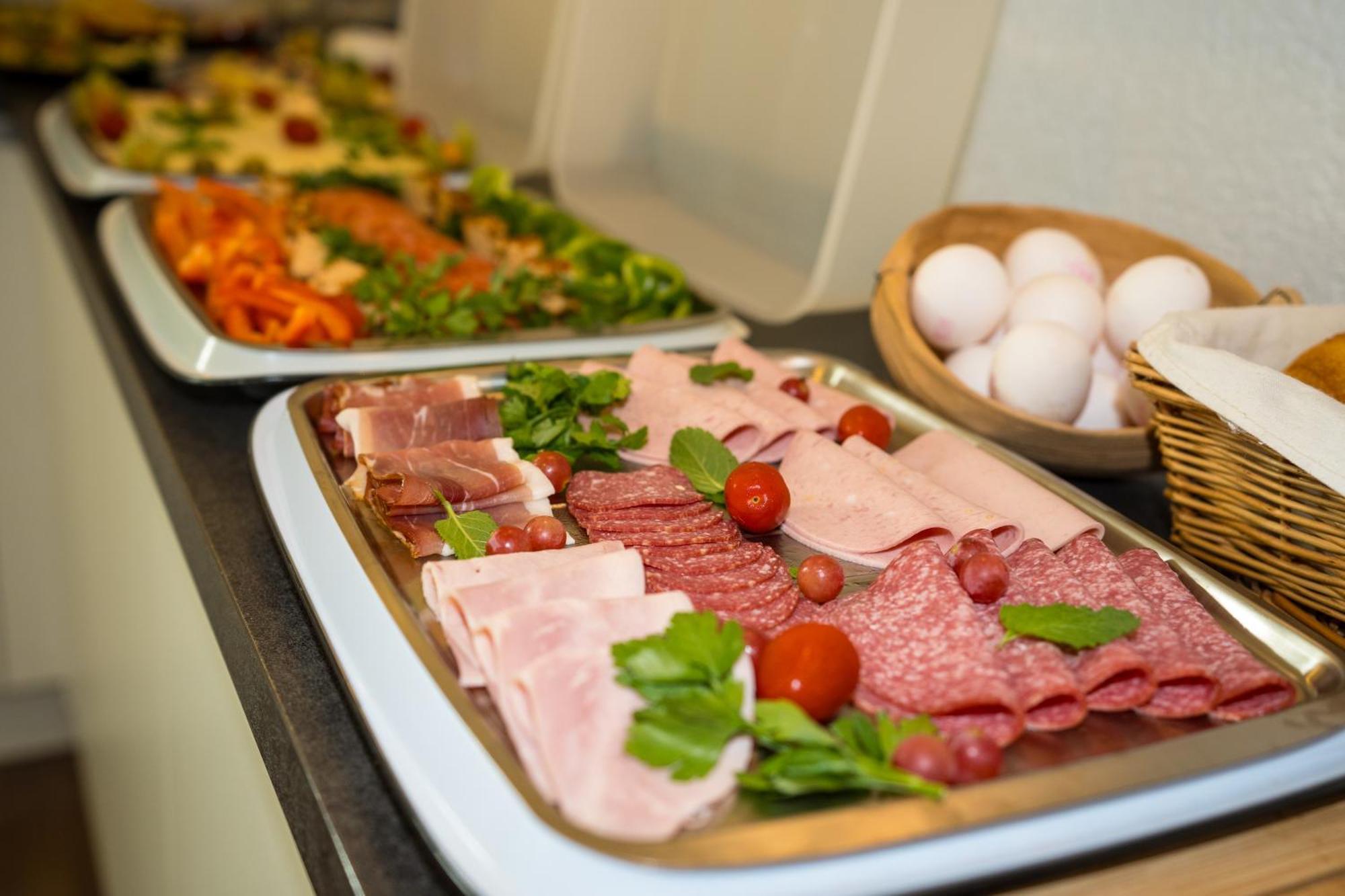 Dettingen an der Erms Bed & Breakfast Outlet Hotel מראה חיצוני תמונה