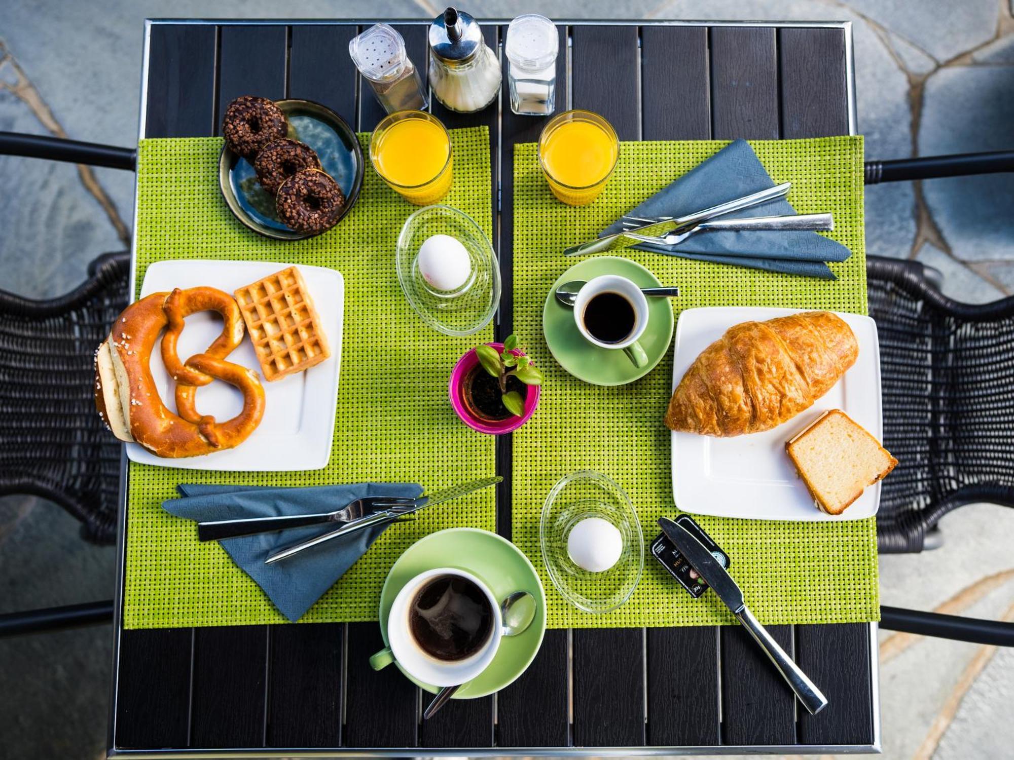 Dettingen an der Erms Bed & Breakfast Outlet Hotel מראה חיצוני תמונה