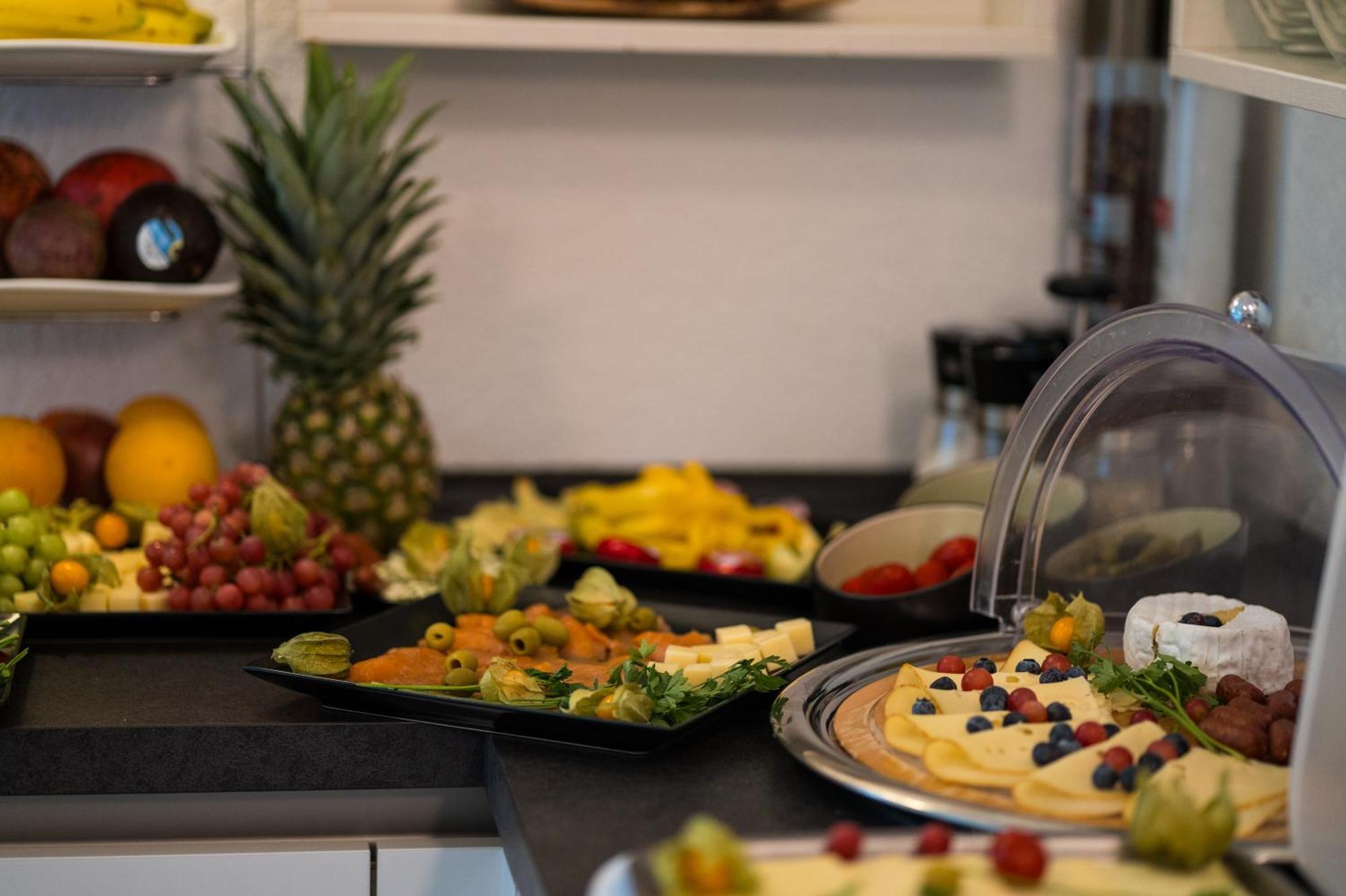Dettingen an der Erms Bed & Breakfast Outlet Hotel מראה חיצוני תמונה