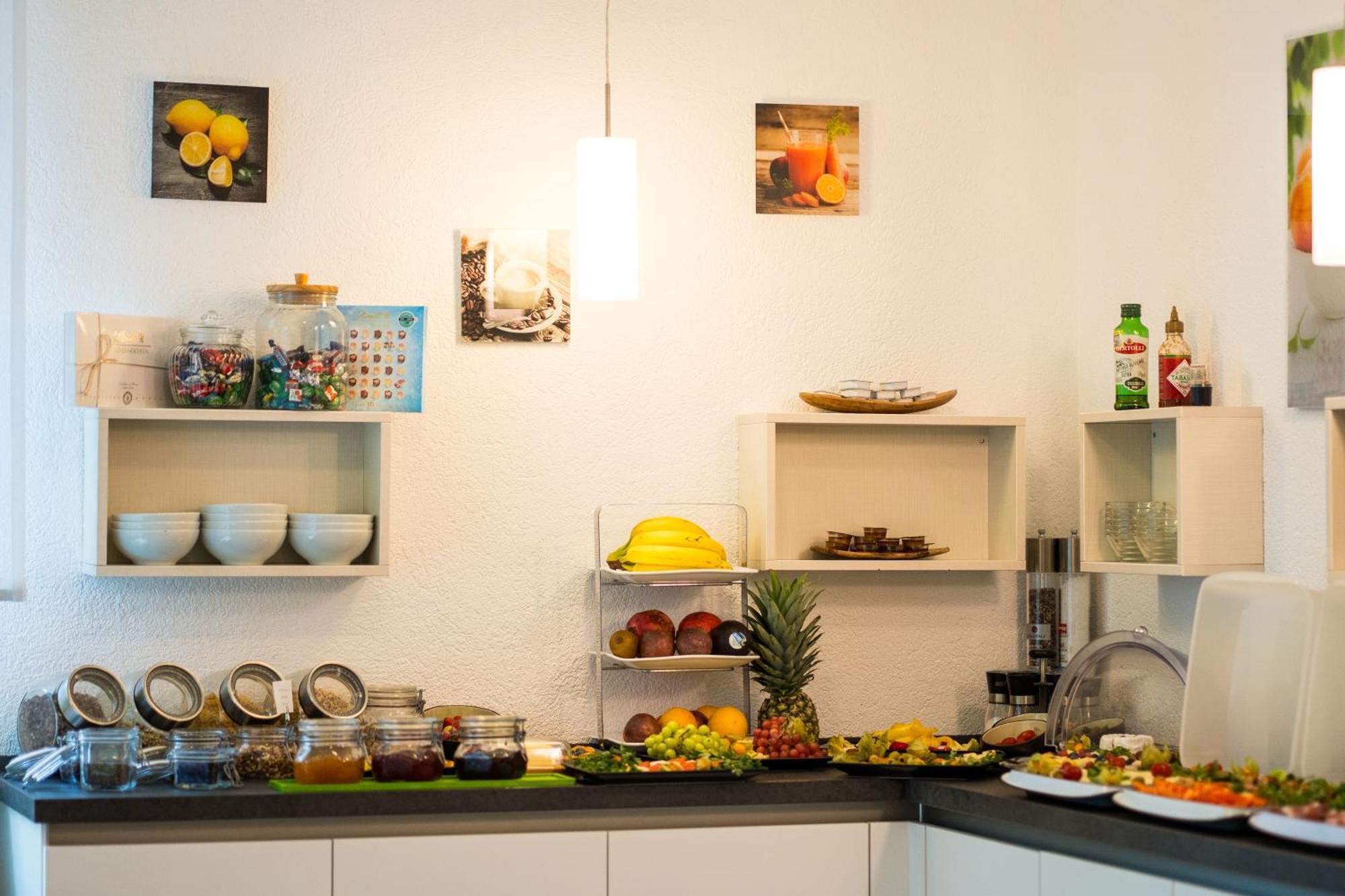 Dettingen an der Erms Bed & Breakfast Outlet Hotel מראה חיצוני תמונה